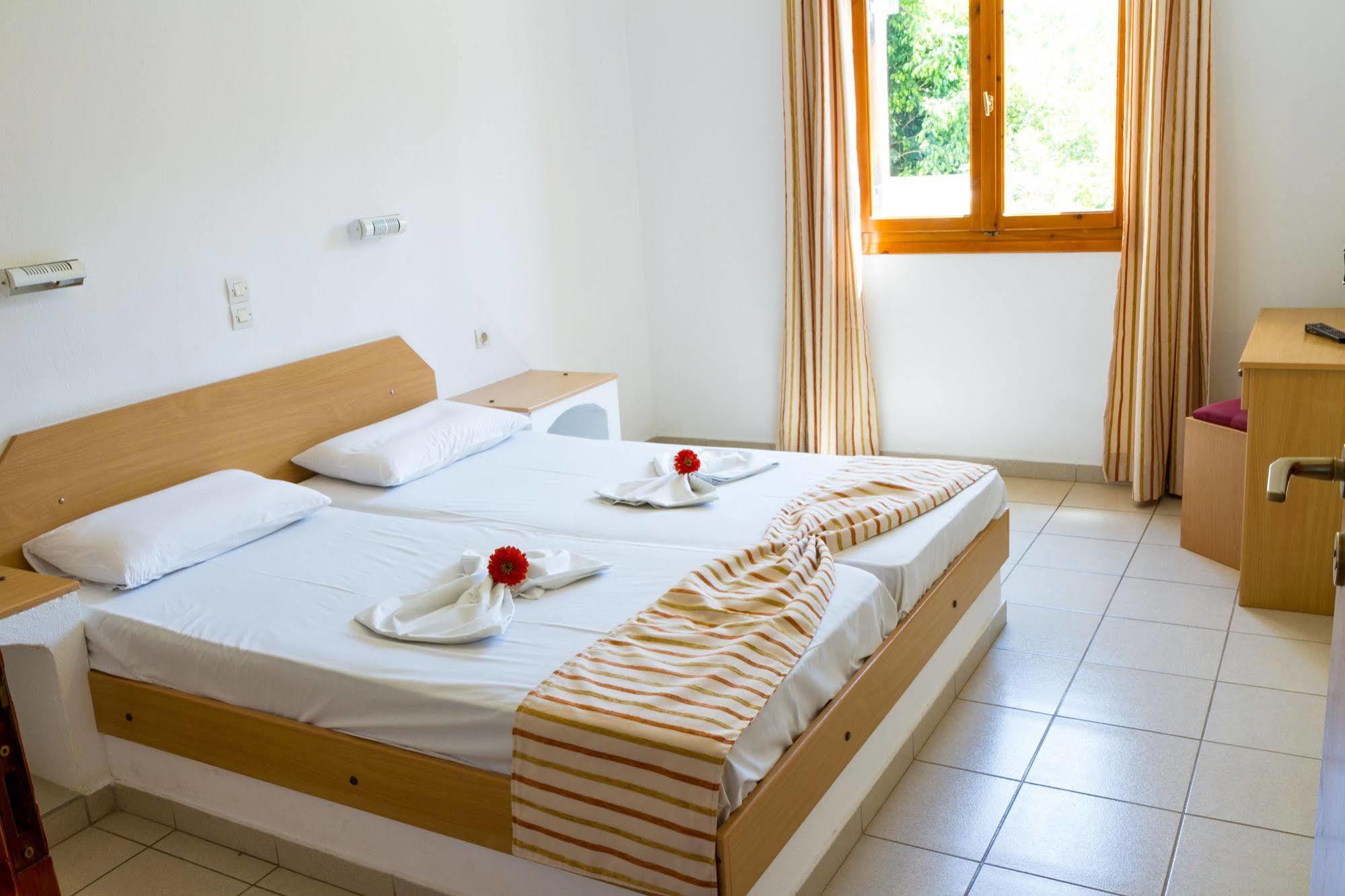 Ideal Hotel Kokkini Hani Luaran gambar